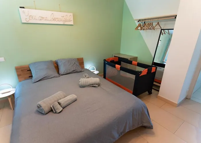 Cozy Nest By The Zoo